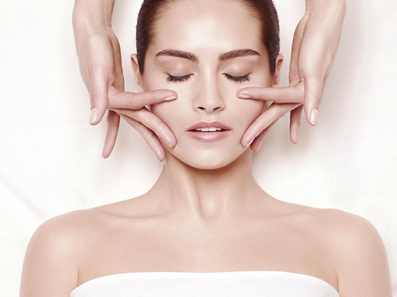 MODELAGE-VISAGE-RELAXANT,-LIFTANT,-REMODELANT-MADeROTHeRAPIE MODELAGE-VISAGE-RELAXANT,-LIFTANT,-REMODELANT-MADeROTHeRAPIE