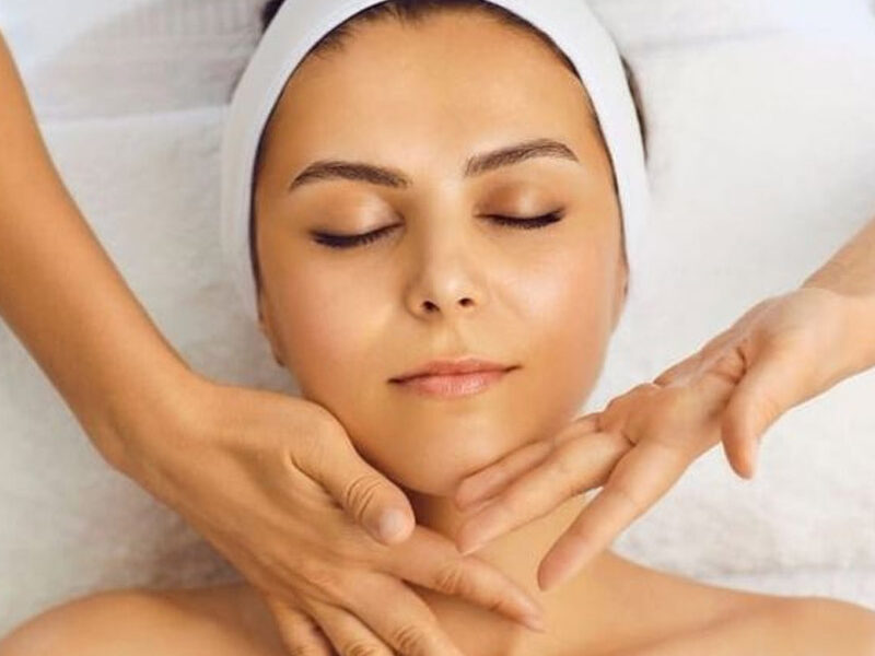 soin-du-visage-contre-l-acne Massage - Un jour de spa