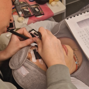 formation extension de cils sur modele